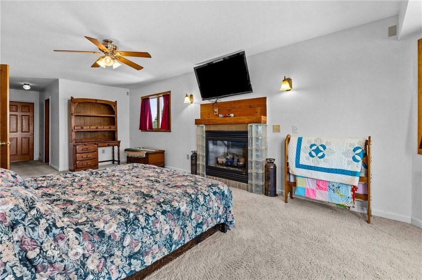 Welcome home to this exceptional 4-bedroom, 3 full bath Colonial - photo 31