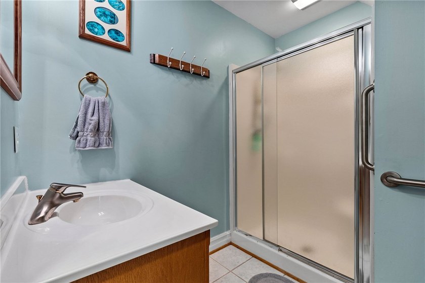 Welcome home to this exceptional 4-bedroom, 3 full bath Colonial - photo 34