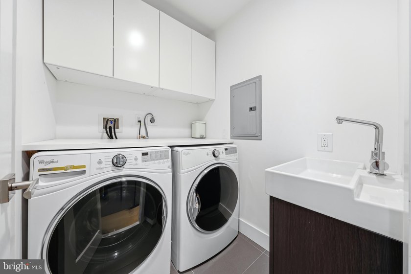 Welcome to this beautifully maintained, 10-year-young townhouse - photo 35