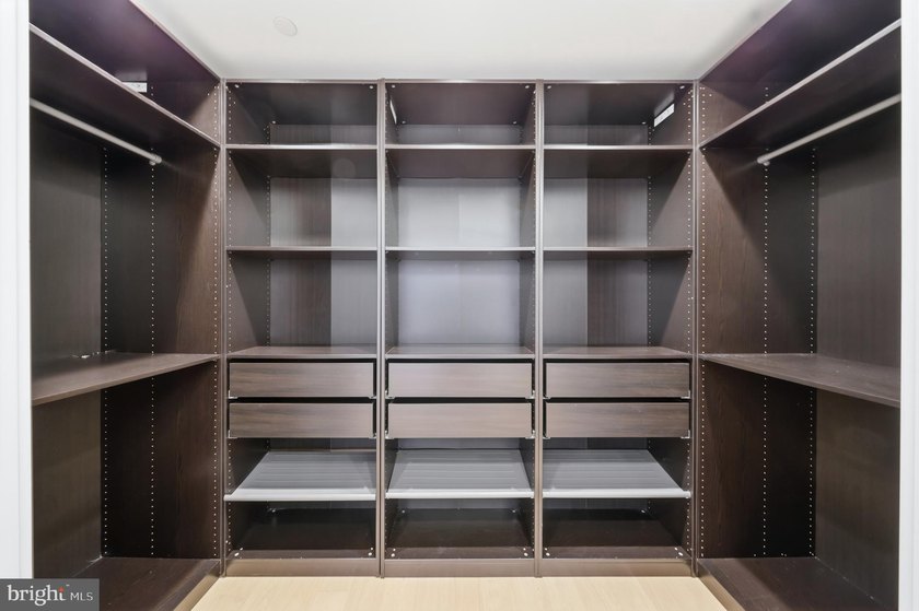 Welcome to this beautifully maintained, 10-year-young townhouse - photo 39