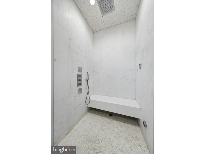 Welcome to this beautifully maintained, 10-year-young townhouse - photo 42