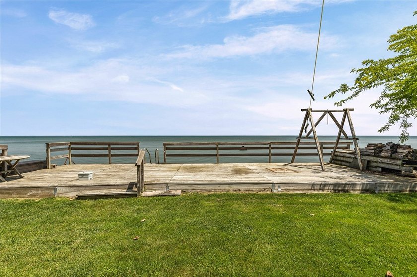 Welcome home to this exceptional 4-bedroom, 3 full bath Colonial - photo 49