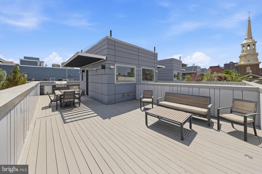Welcome to this beautifully maintained, 10-year-young townhouse - photo 50