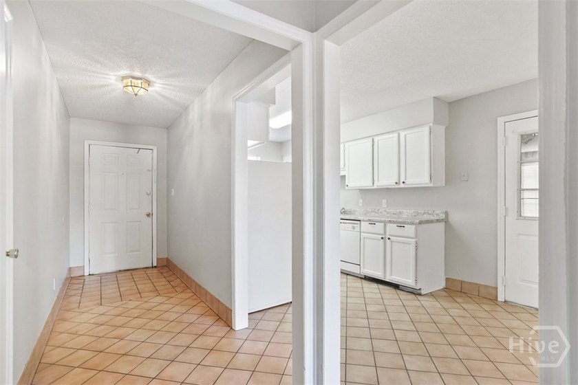 Come see this 3 Bedroom 2 Bathroom home tucked in a quiet - photo 3