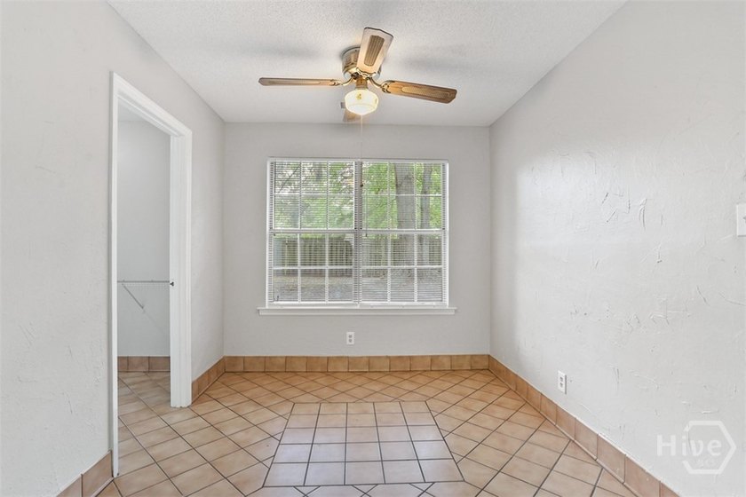 Come see this 3 Bedroom 2 Bathroom home tucked in a quiet - photo 8