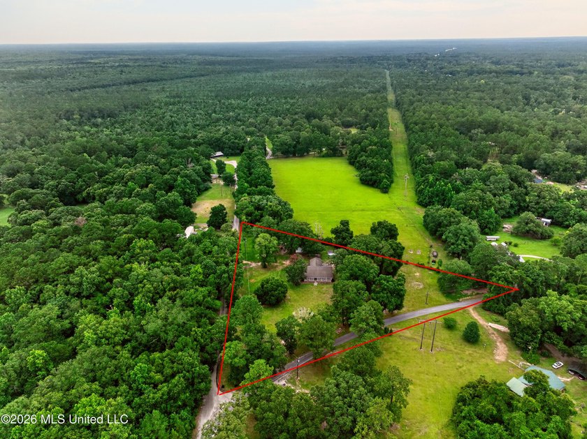 Welcome to this charming country property offering the perfect - photo 26