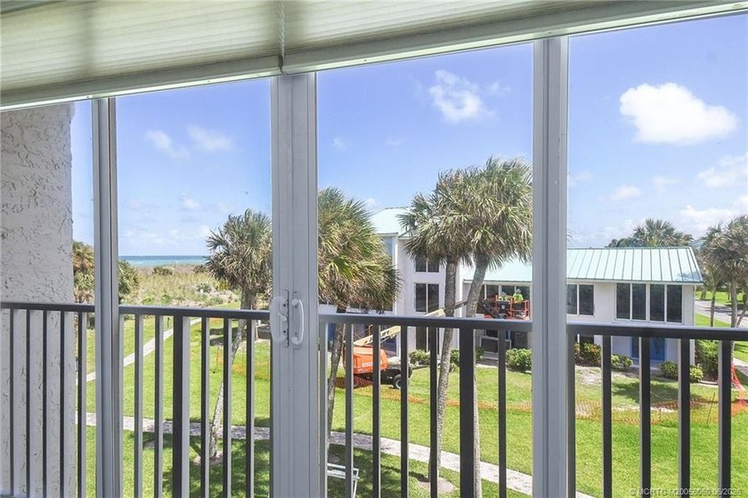 Welcome to paradise living on Hutchinson Island! This - photo 11