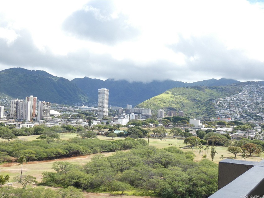Conveniently located in Waikiki...unit has an enclosed lanai for - photo 18