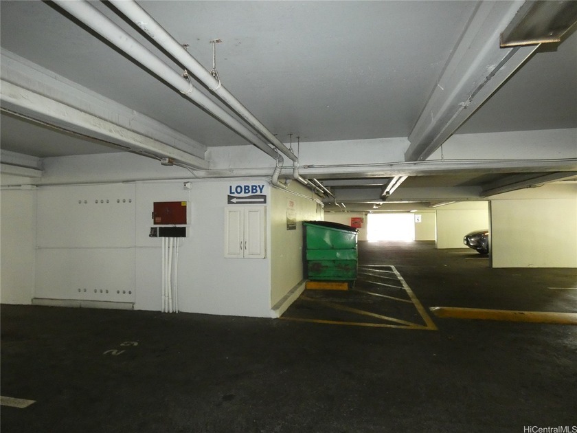 Conveniently located in Waikiki...unit has an enclosed lanai for - photo 19
