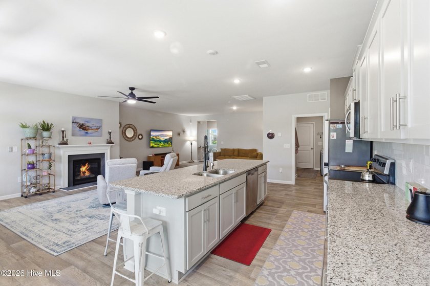 This beautifully maintained single-level home in the desirable - photo 13