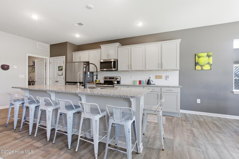 This beautifully maintained single-level home in the desirable - photo 14