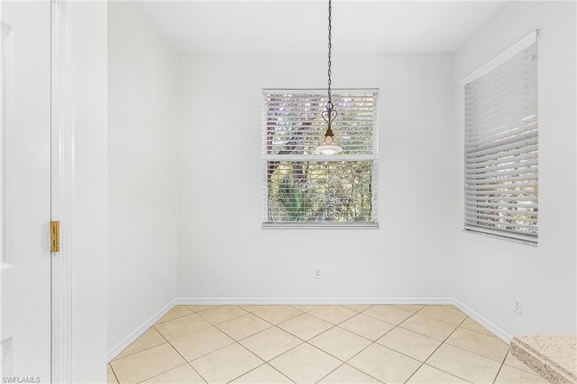 This beautiful 1st floor end unit condo features 3 bedrooms, 2 - photo 14