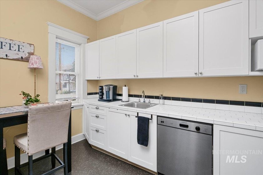 Situated in the heart of Boise, this property provides - photo 17