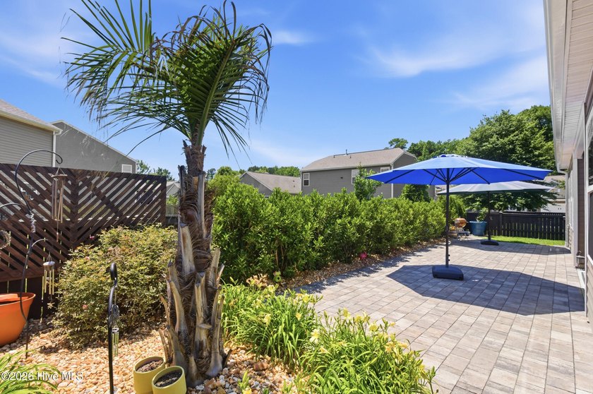 This beautifully maintained single-level home in the desirable - photo 26