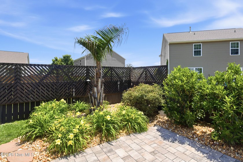 This beautifully maintained single-level home in the desirable - photo 27
