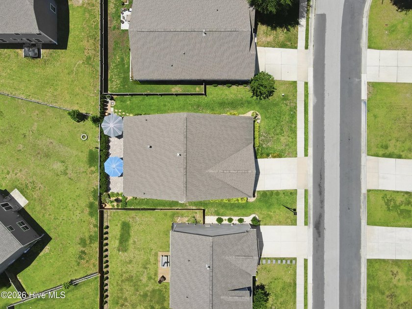 This beautifully maintained single-level home in the desirable - photo 31