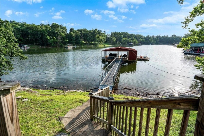 Welcome to your lakefront retreat! This beautifully maintained - photo 45