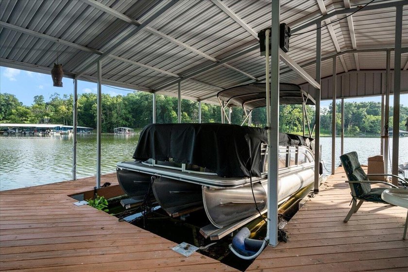 Welcome to your lakefront retreat! This beautifully maintained - photo 48