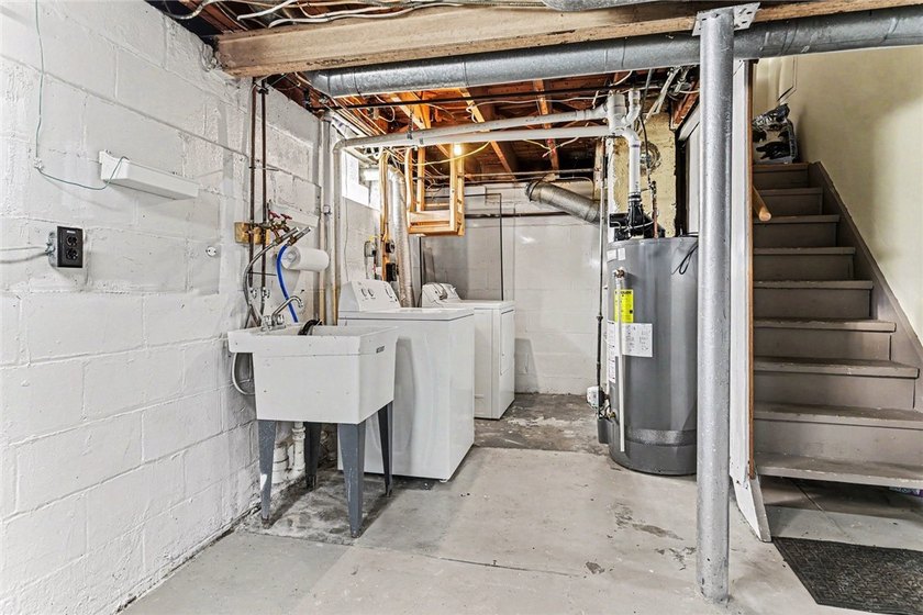 A Perfect Start Begins Here! Delightful Home is Just A Short - photo 20