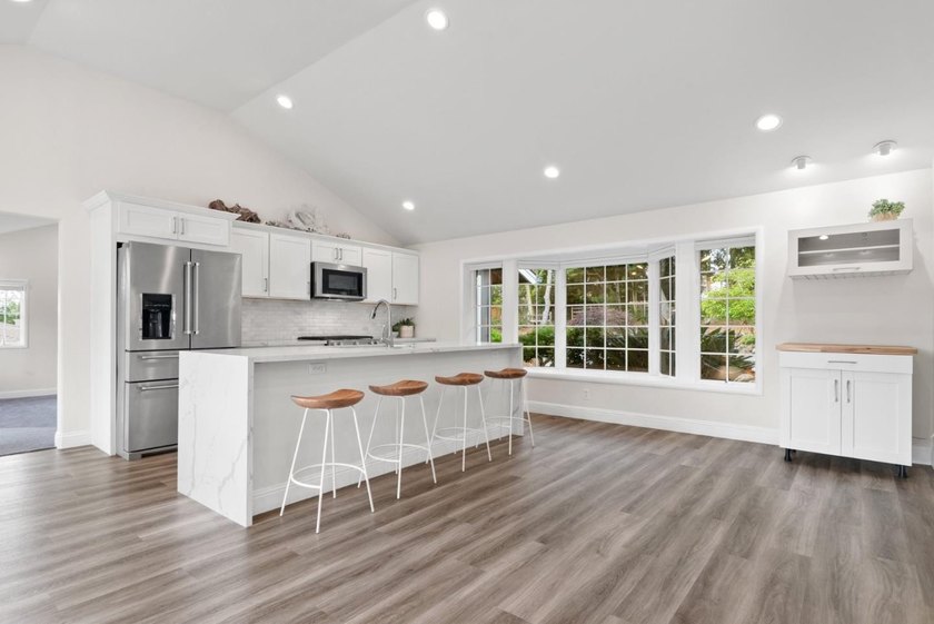 A home made for Santa Cruz living: open, relaxed, flexible, and - photo 21