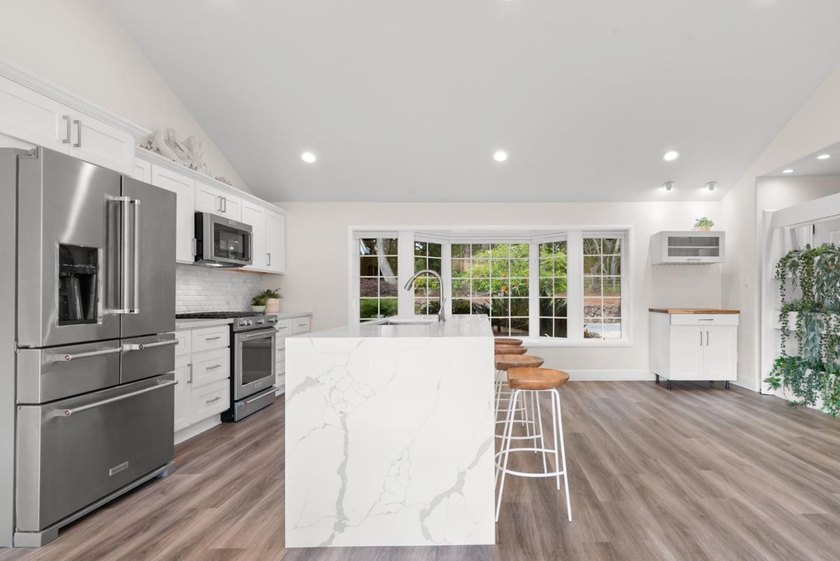 A home made for Santa Cruz living: open, relaxed, flexible, and - photo 23