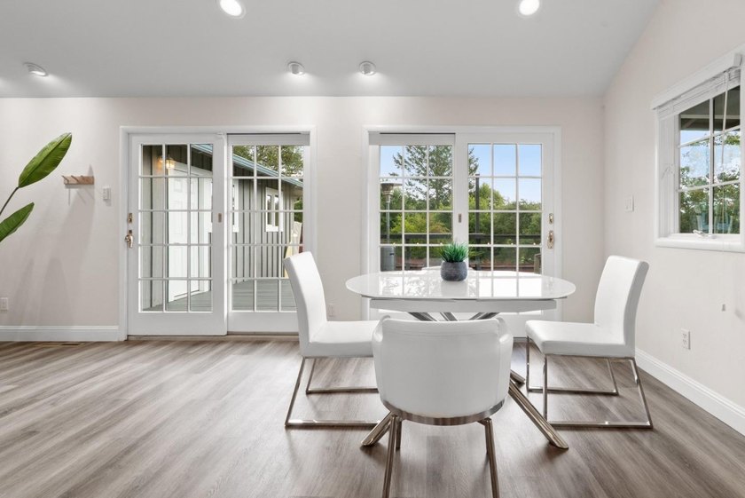 A home made for Santa Cruz living: open, relaxed, flexible, and - photo 27