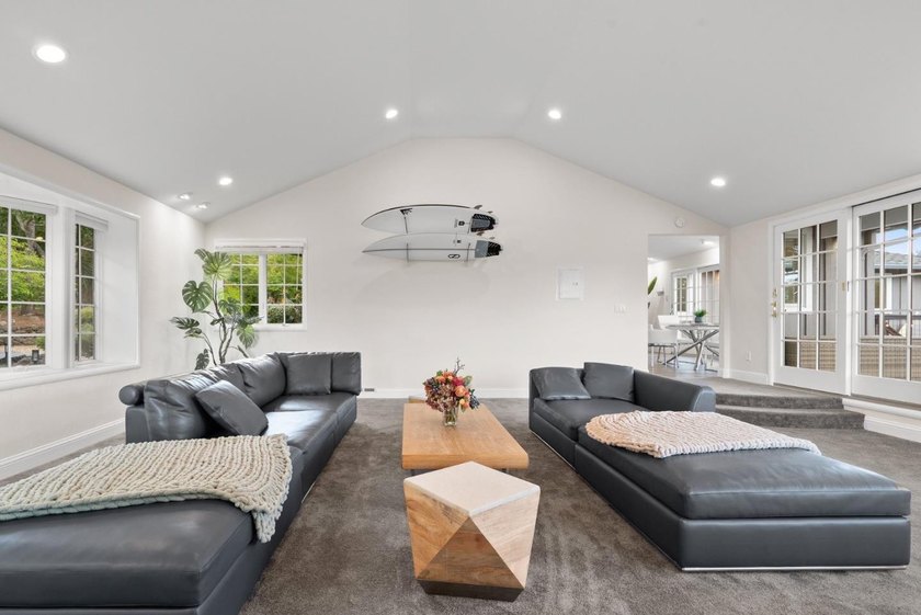A home made for Santa Cruz living: open, relaxed, flexible, and - photo 34