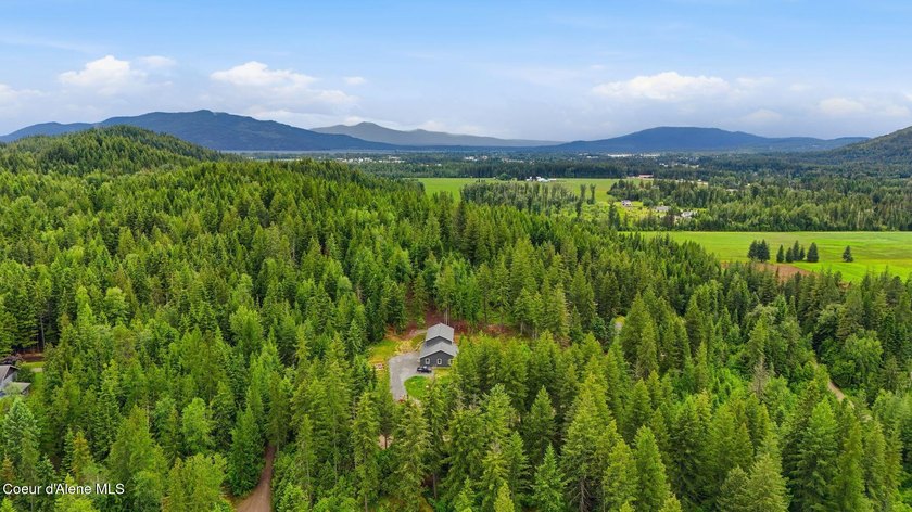 Perched on a private 5-acre plateau in the Selle Valley with - photo 41