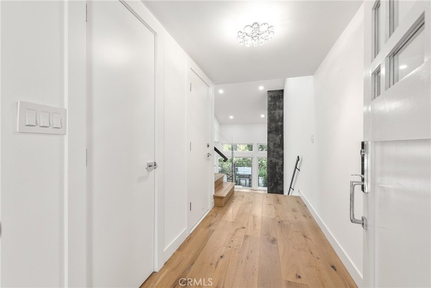 Welcome to this luxurious *Club View* townhouse nestled in an - photo 4