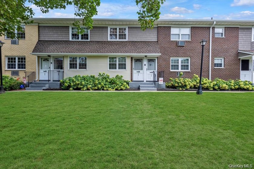 Welcome to a captivating residence at 5205 Wilshire Lane - photo 15