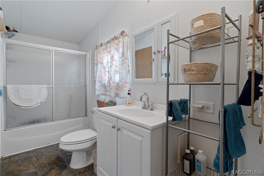 Welcome home to this charming and well-maintained 3-bedroom - photo 13