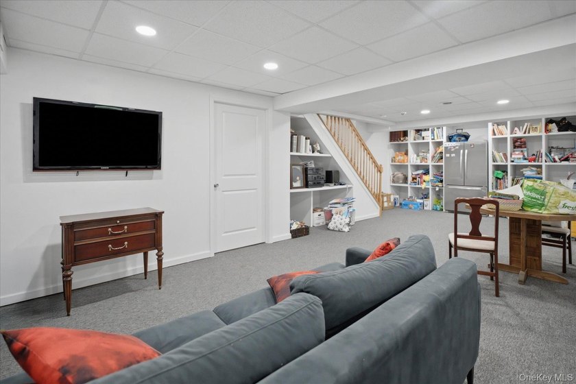 New to the market - Move-in condition - exceptional opportunity! - photo 19