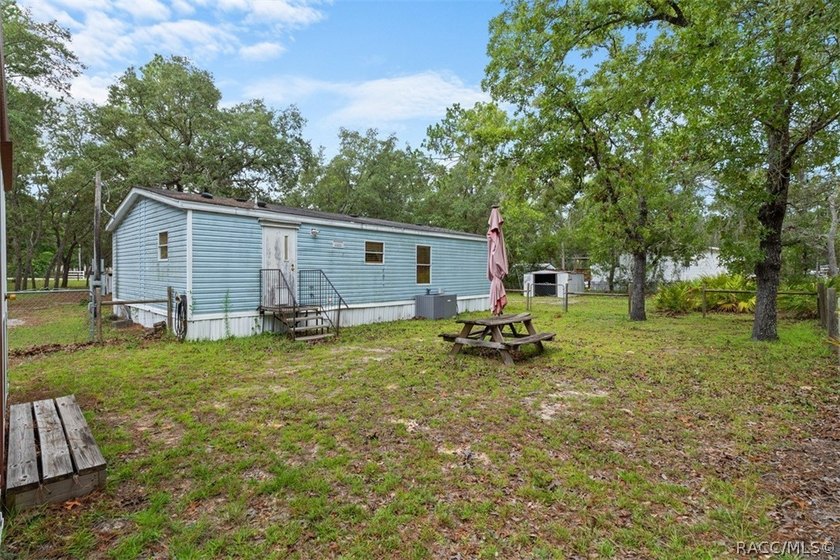 Welcome home to this charming and well-maintained 3-bedroom - photo 21