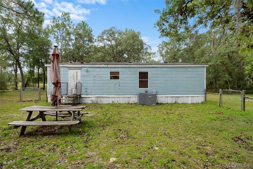 Welcome home to this charming and well-maintained 3-bedroom - photo 22