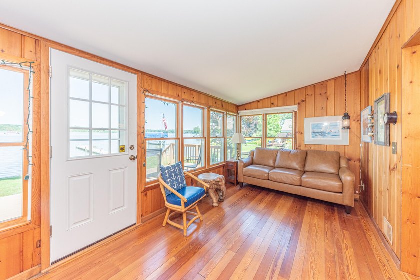 Welcome to this 3-bedroom, 2-bathroom waterfront residence in - photo 11