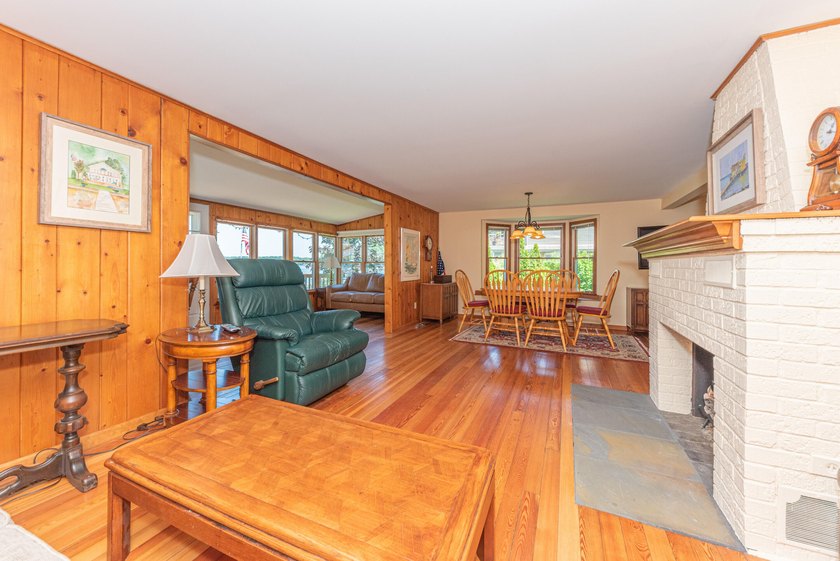 Welcome to this 3-bedroom, 2-bathroom waterfront residence in - photo 14