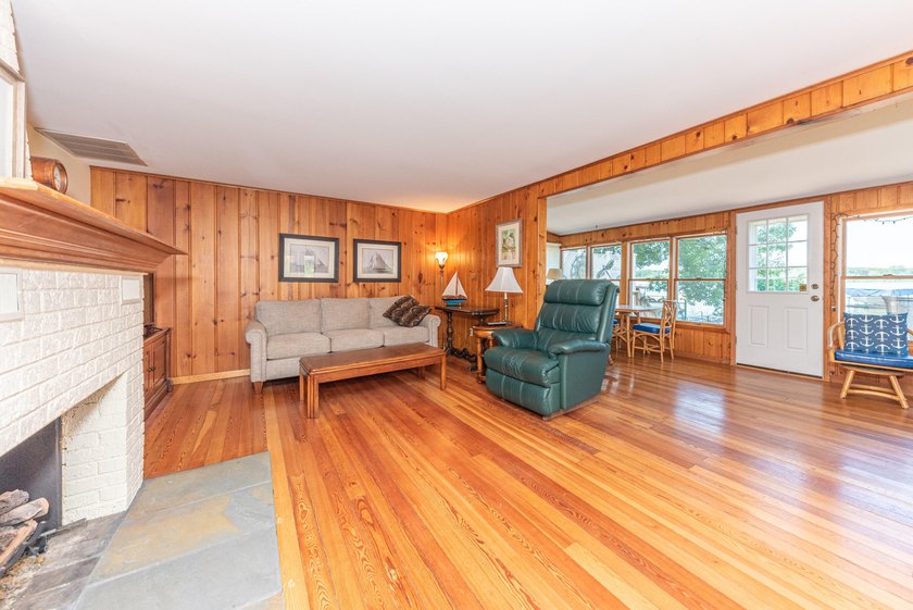 Welcome to this 3-bedroom, 2-bathroom waterfront residence in - photo 15