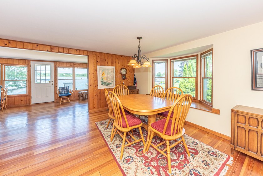 Welcome to this 3-bedroom, 2-bathroom waterfront residence in - photo 19