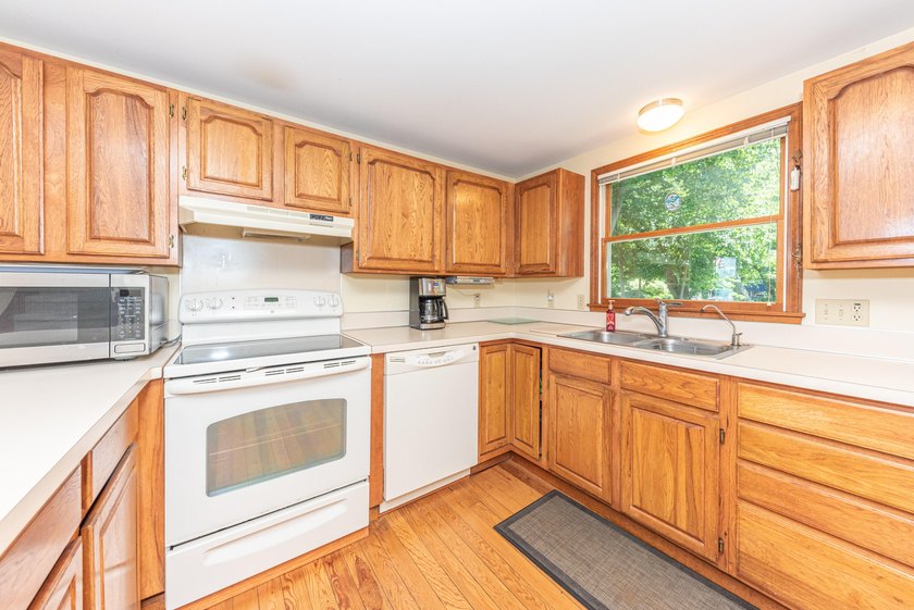 Welcome to this 3-bedroom, 2-bathroom waterfront residence in - photo 23