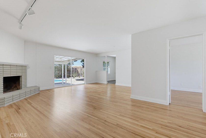 Located in one of the most desirable pockets of East Long Beach - photo 8