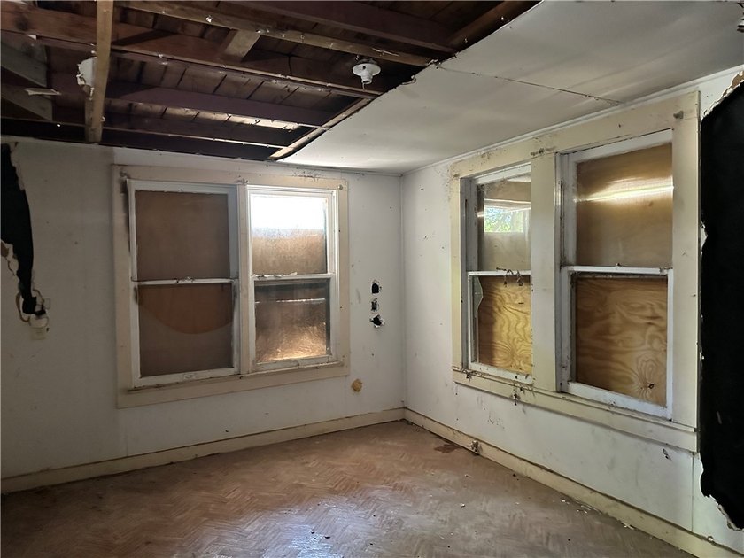 Looking for a prime investment opportunity within walking - photo 13