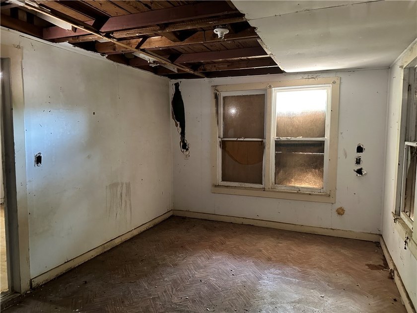 Looking for a prime investment opportunity within walking - photo 14