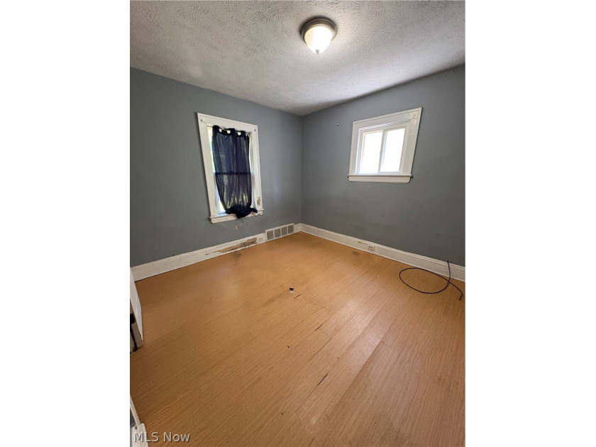 Attention investors - don't miss this value-add duplex on - photo 16