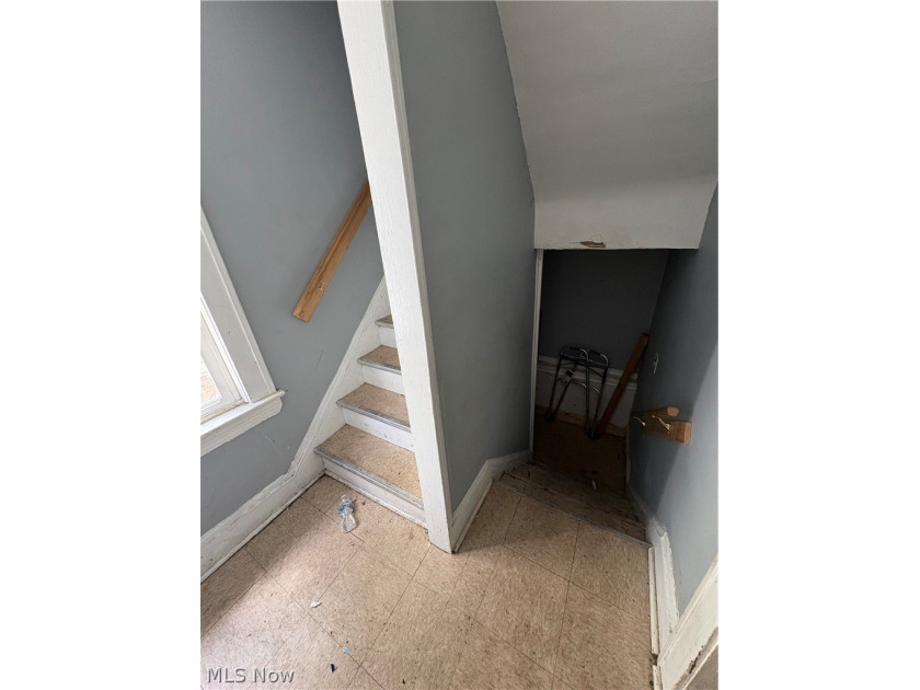 Attention investors - don't miss this value-add duplex on - photo 18