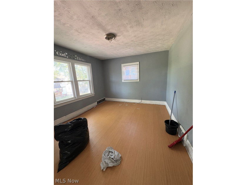 Attention investors - don't miss this value-add duplex on - photo 22