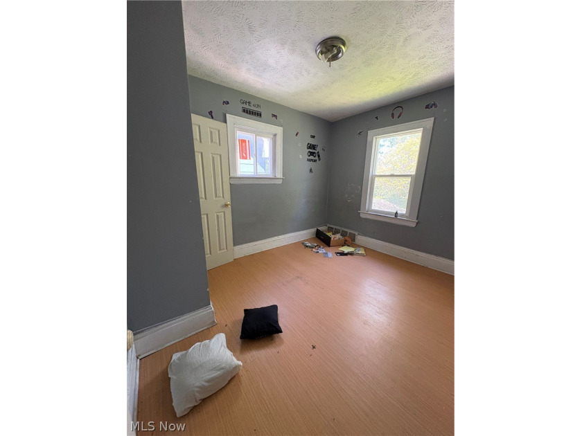 Attention investors - don't miss this value-add duplex on - photo 26