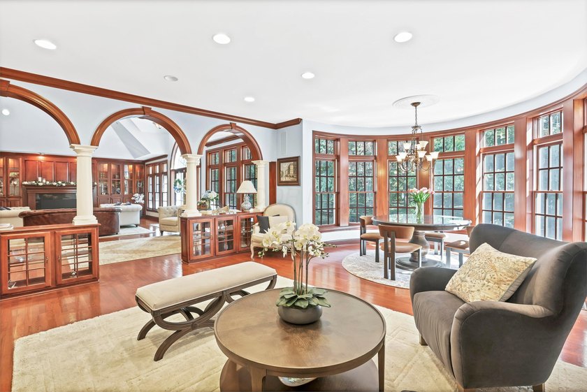 Stately Colonial Revival 25 acre estate featuring classic - photo 30