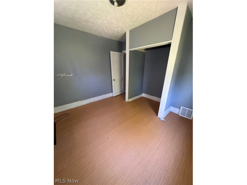 Attention investors - don't miss this value-add duplex on - photo 30