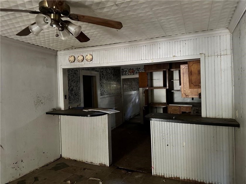 Looking for a prime investment opportunity within walking - photo 33