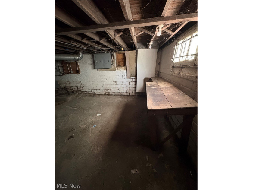 Attention investors - don't miss this value-add duplex on - photo 37